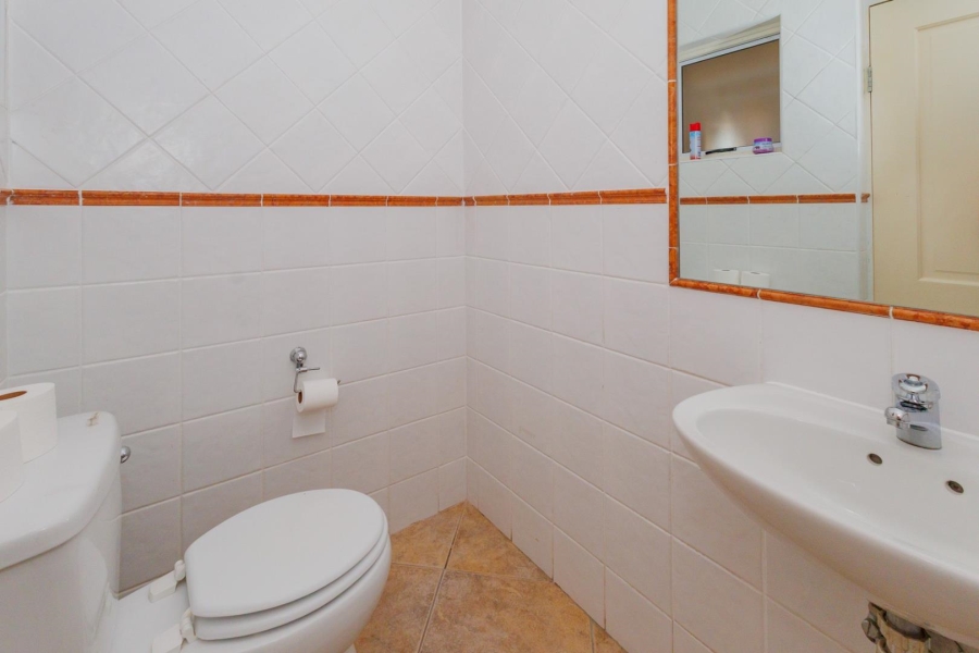 To Let 3 Bedroom Property for Rent in Northshore Western Cape